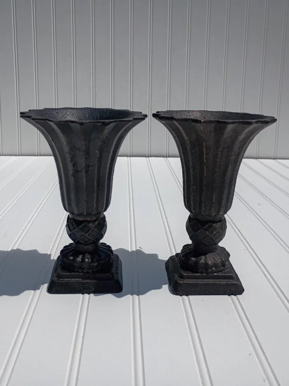 Set of 2 Cast Resin Vases 7.25